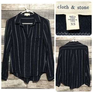 Cloth & Stone Stripe Rayon Button Shirt Women’s XS Navy Blue Anthropologie